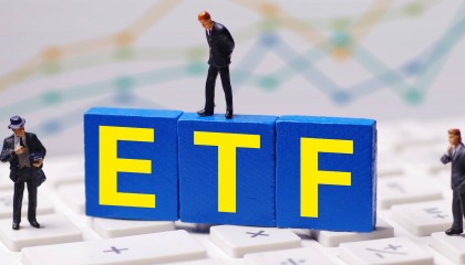 债券ETF和股票ETF的区别?场内基金佣金最低是多少?