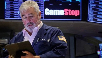 游戏驿站计划发行债券购买比特币 股价大跌11.8%逆转了周三的涨势