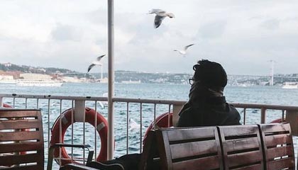 丰华股份单日跌超5% 成交额超9000万元